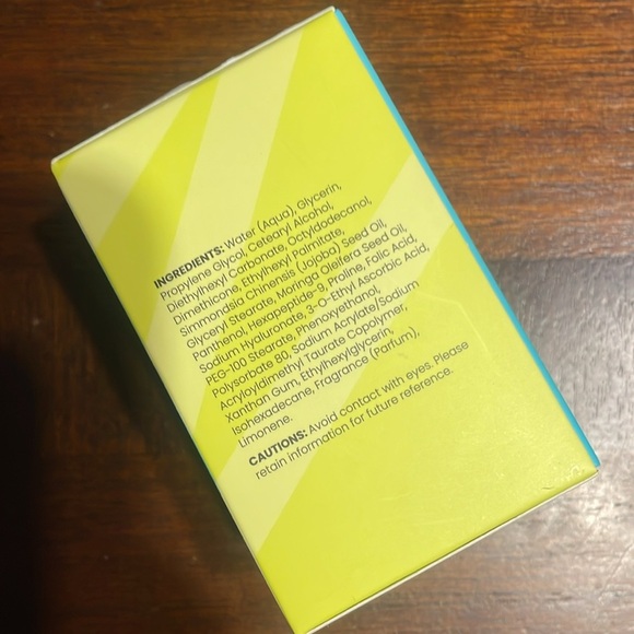 Polypeptide Fusion Cream - Blue and White - Picture 2 of 4